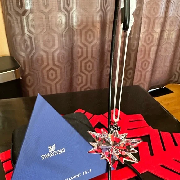 COPY - Swarovski 2017 Annual Ornament - Picture 4 of 4